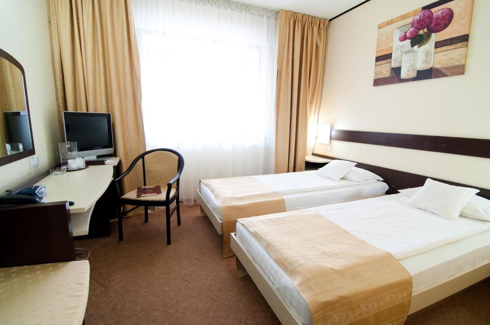 Hotel Rapsodia City Center Botoşani Exterior foto